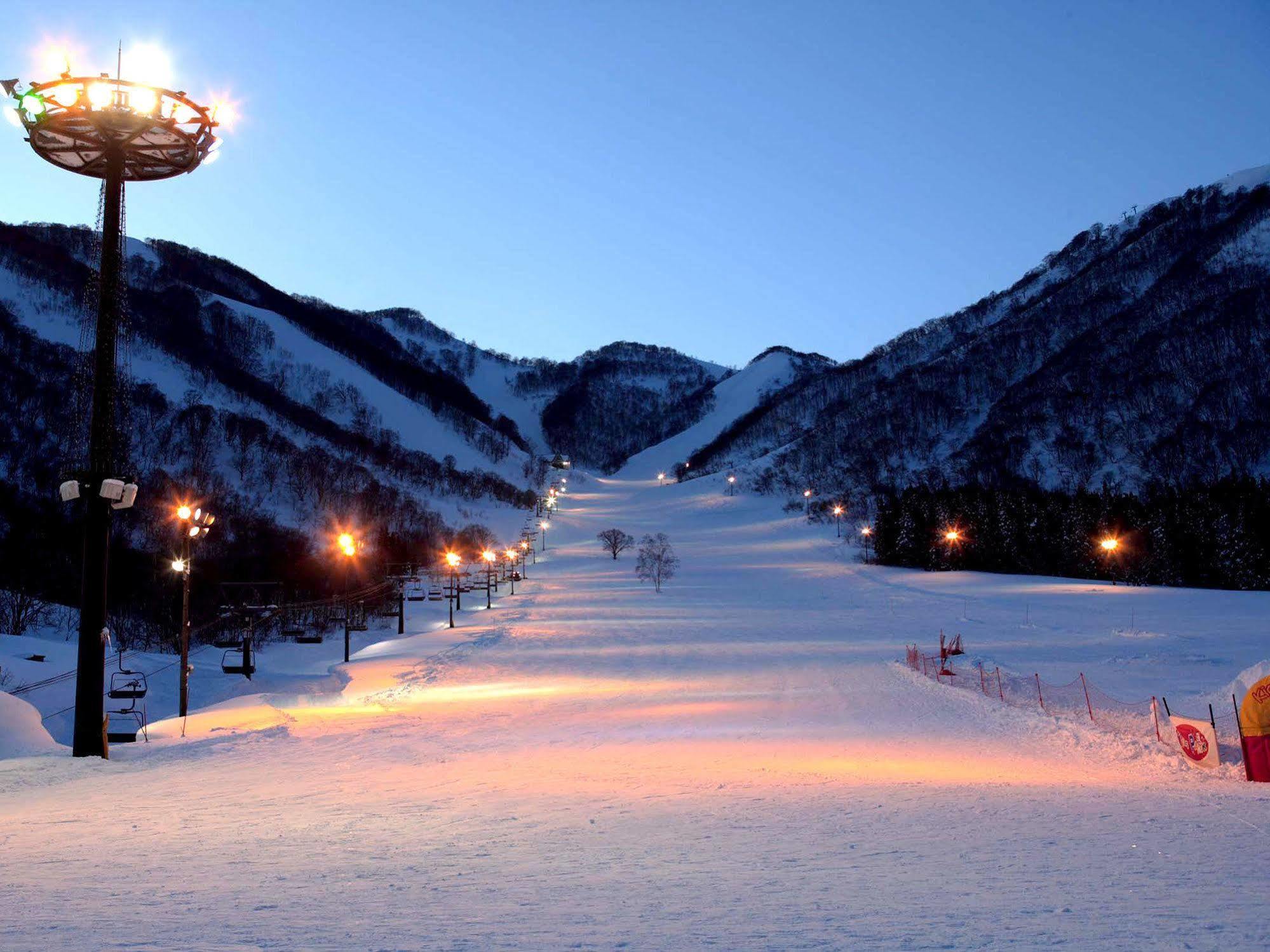 Hotel Green Plaza Hakuba Otari Екстериор снимка